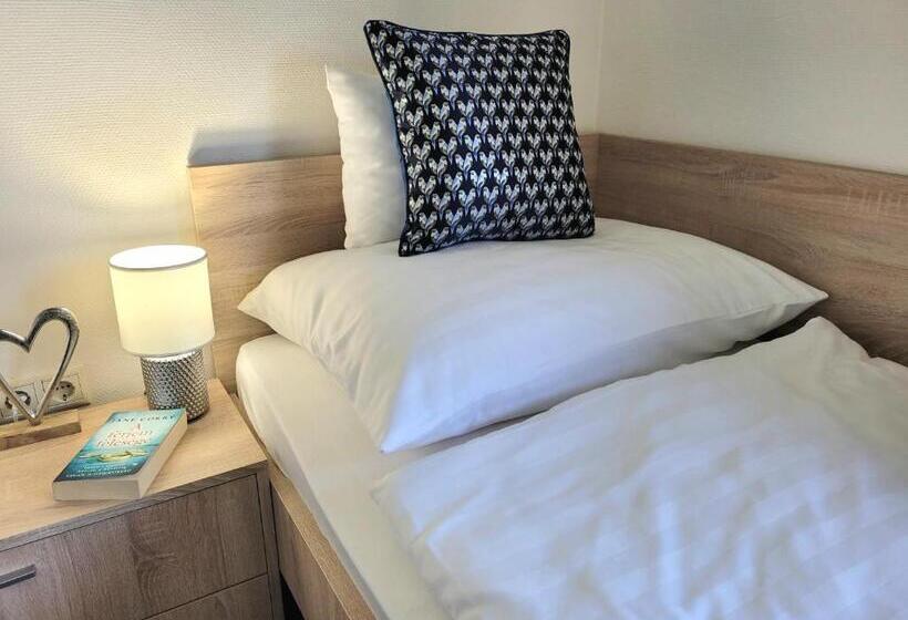 سوئیت جونیور خانوادگی, Silver Lodge Vendégház Egerszalók