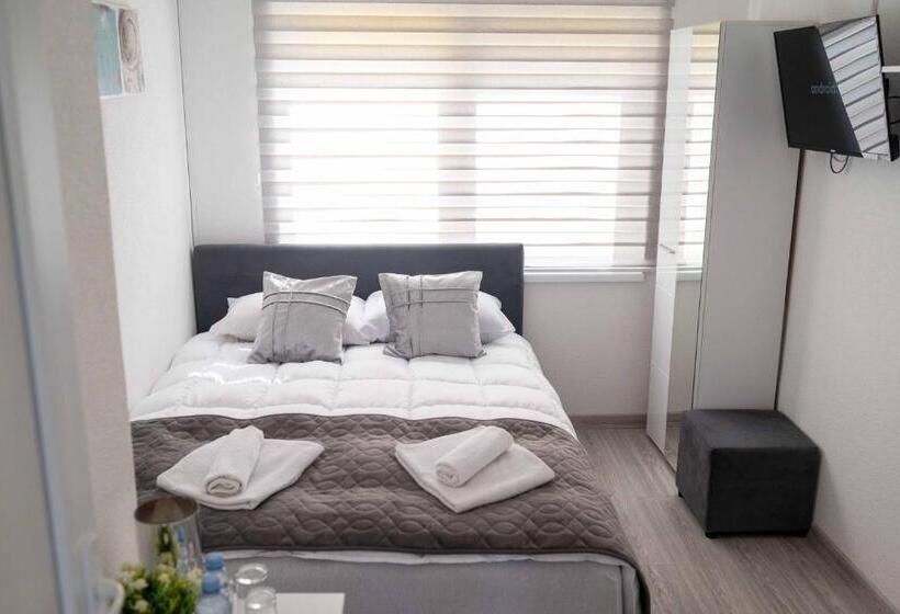 اتاق اکونومی, The Sun Apartments Brcko