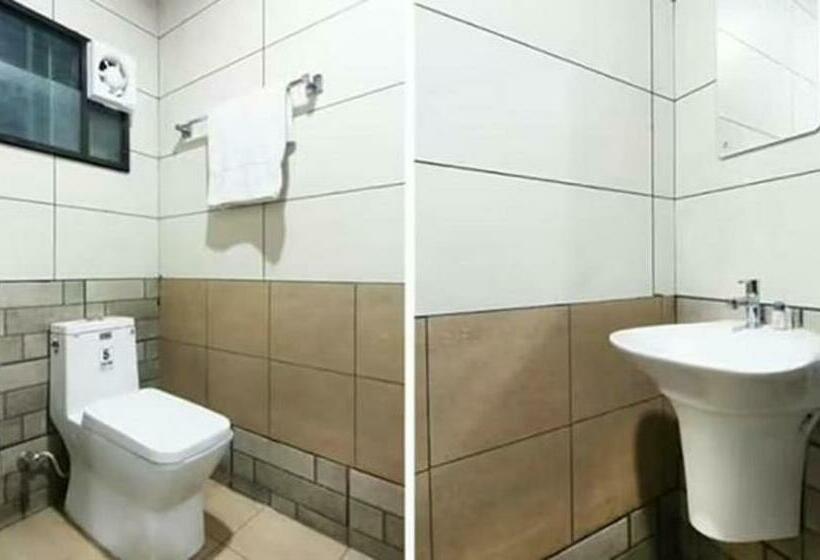 اتاق لوکس, Queens Residency   Kochi