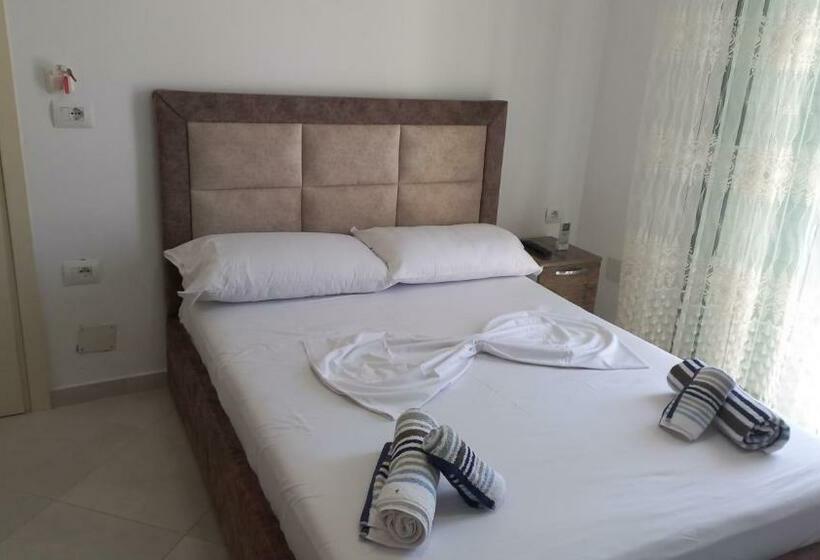 スタンダードトリプルルーム, Arjan Dyli Guesthouse
