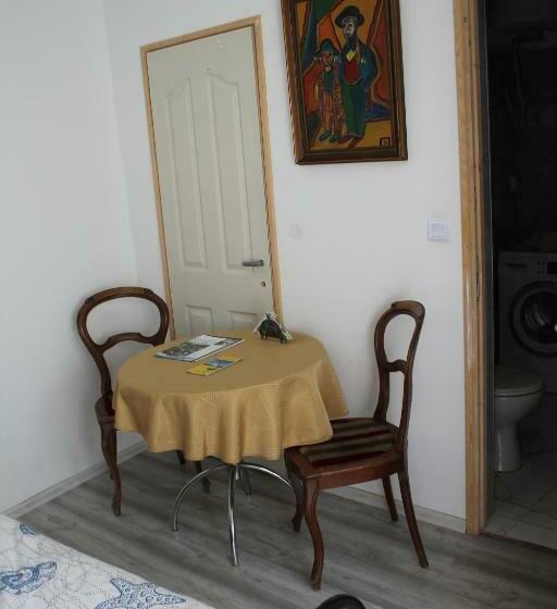 Номер Стандарт, Castellum Apartman