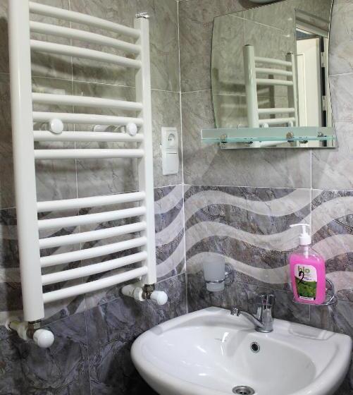 اتاق استاندارد سه نفره, Lilia Guesthouse
