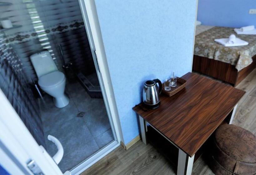 اتاق استاندارد سه نفره, Lilia Guesthouse