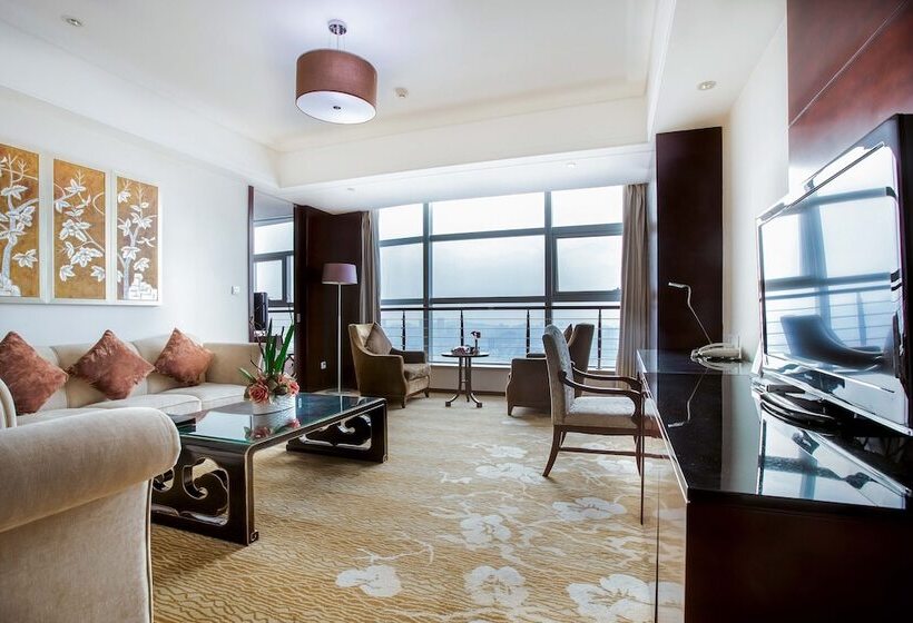 سوییت لوکس, New Century Hotel Qingdao