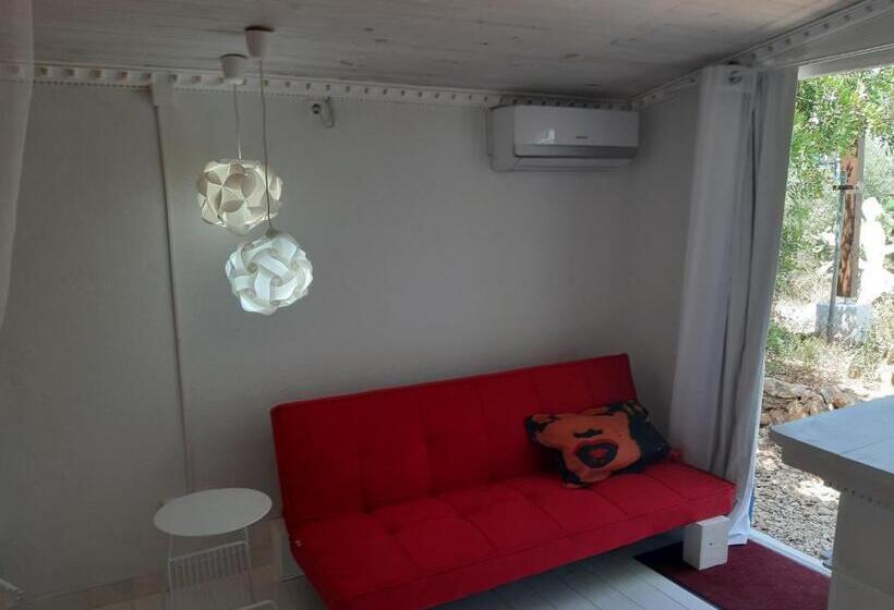 디럭스 스튜디오, Art Villa Claudia