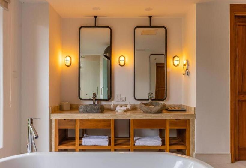 ویلای 4 خوابه, Ana Mandara Cam Ranh