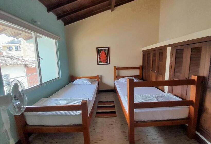 Номер Стандарт, Hostal Heliconias