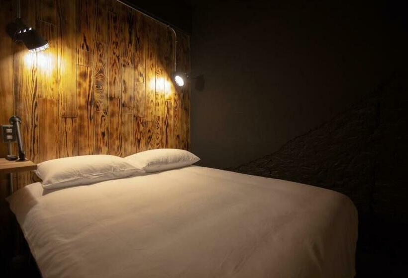 اتاق اکونومی, The Rooms Inn