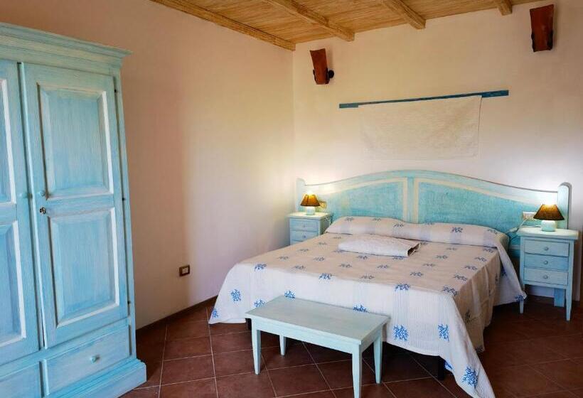Номер Стандарт Вид на Бассейн, La Corte Degli Ulivi   Albergo Rurale