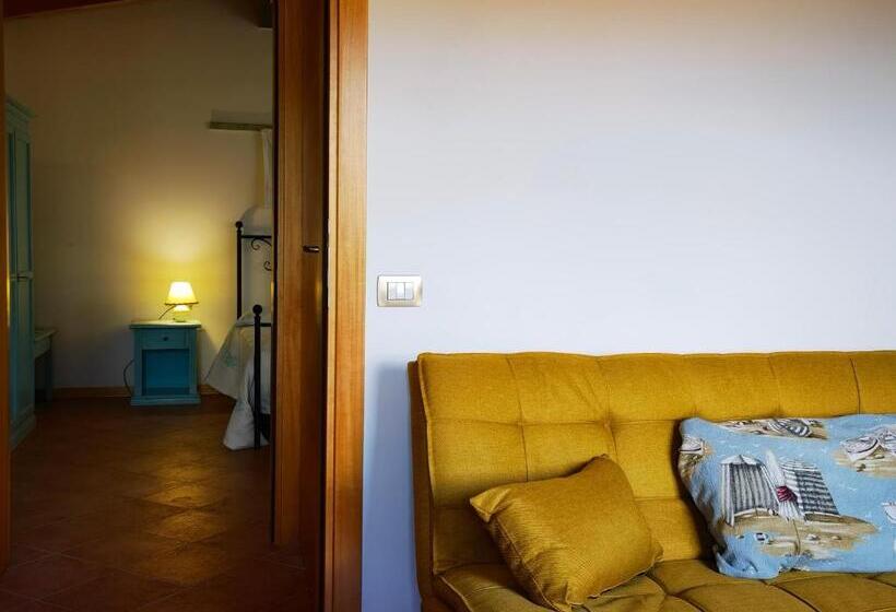 Номер Стандарт с Балконом, La Corte Degli Ulivi   Albergo Rurale
