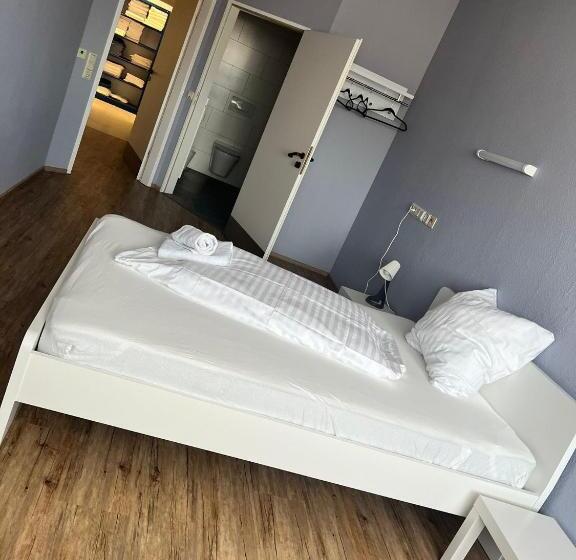 Номер Стандарт, Zimmer In Ramstein