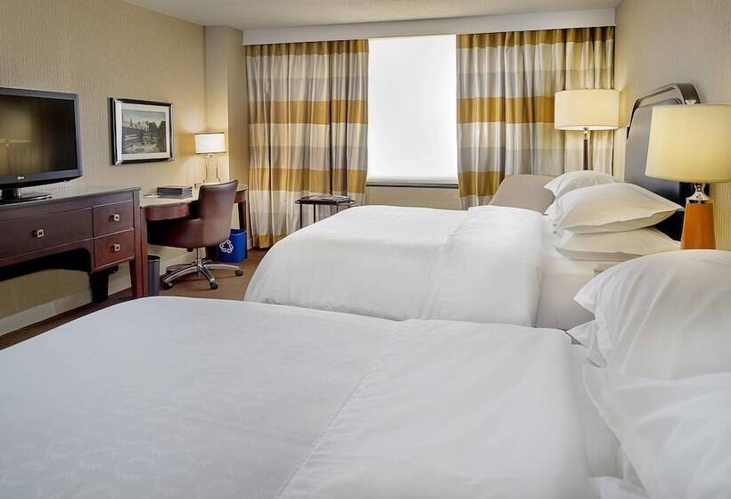 Номер Deluxe, Sheraton Westport Plaza