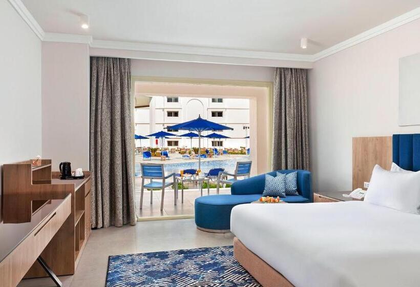 اتاق استاندارد سه تخته با چشم‌انداز استخر, Pickalbatros Blu Spa Resort   Adults Friendly 16 Years Plus  Ultra All Inclusive