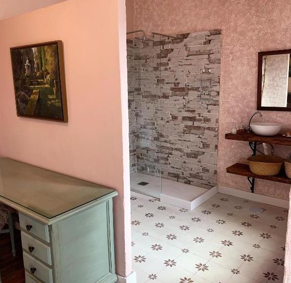 سوئیت با تخت بزرگ, Patios Del Agua
