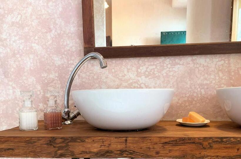سوئیت با تخت بزرگ, Patios Del Agua