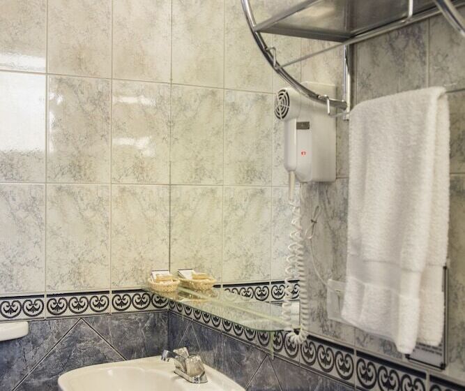 Quarto Estandar Individual, Hostal El Triunfo