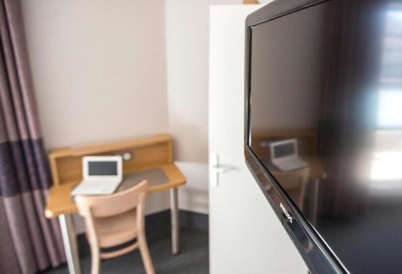 Четырехместный Номер Стандарт, B&b Hotel Paris Malakoff Parc Des Expositions