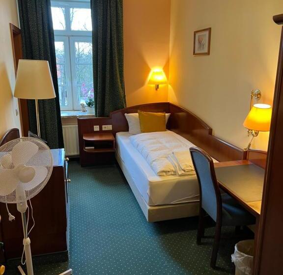 اتاق استاندارد یک نفره, Am Schloss   Frankfurt An Der Oder