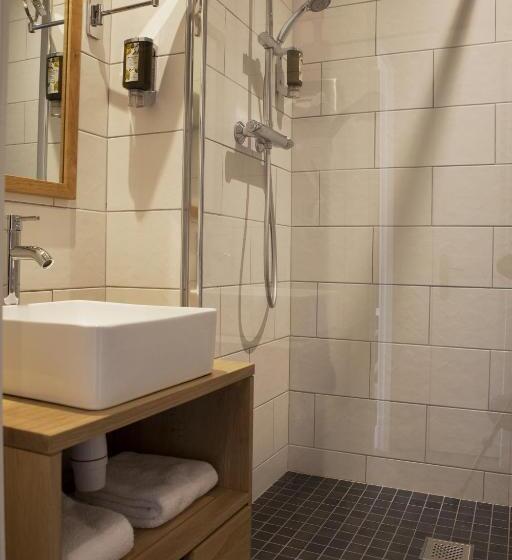 اتاق استاندارد با چشم‌انداز دریاچه, Hôtel Beau Rivage