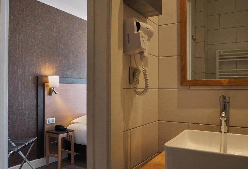 اتاق استاندارد با چشم‌انداز دریاچه, Hôtel Beau Rivage