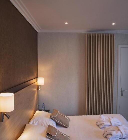 اتاق استاندارد با چشم‌انداز دریاچه, Hôtel Beau Rivage