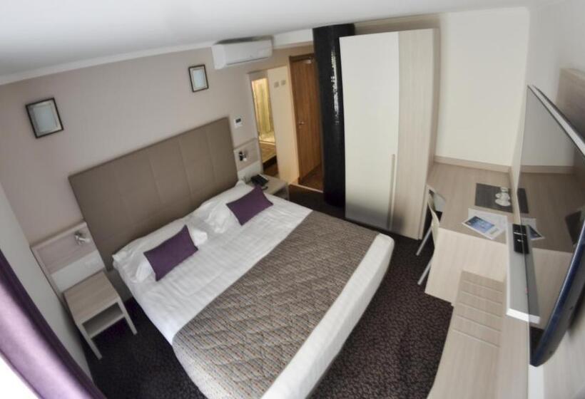 اتاق استاندارد با چشم‌انداز دریاچه, Savoy Hôtel Evian
