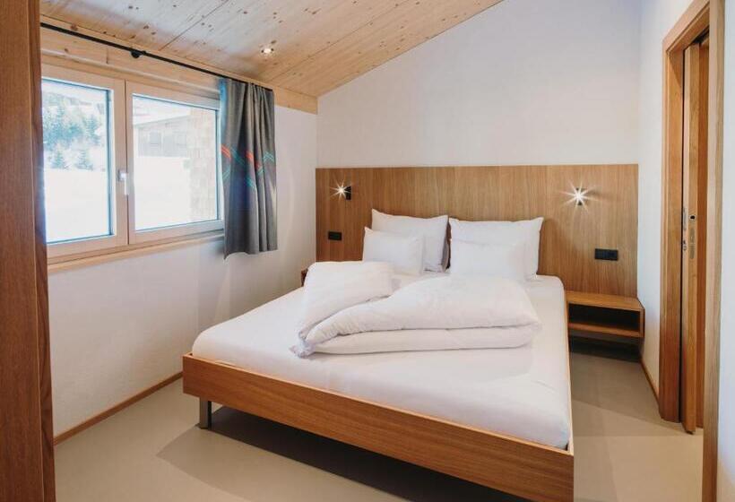 سوییت خانوادگی, Alpin   Studios & Suites