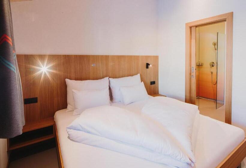 سوییت خانوادگی, Alpin   Studios & Suites