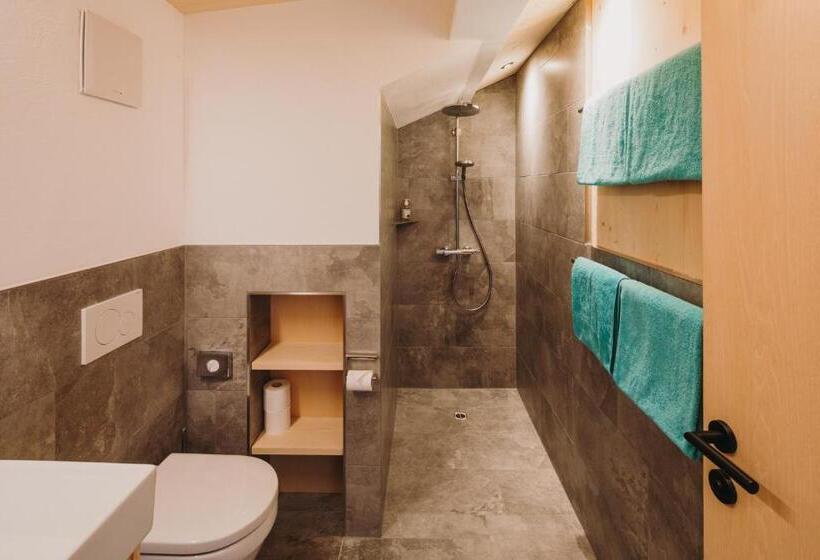 سوییت سوپریور, Alpin   Studios & Suites