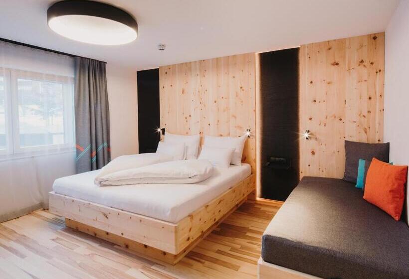 استودیو استاندارد با بالکن, Alpin   Studios & Suites
