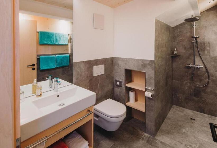 سوییت سوپریور, Alpin   Studios & Suites