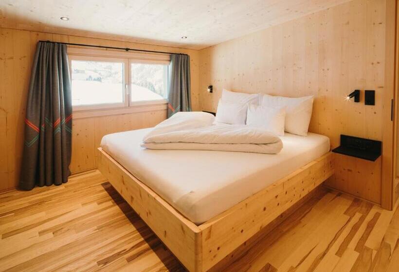 سوییت سوپریور, Alpin   Studios & Suites