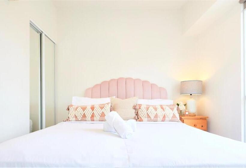 1 Bedroom Penthouse Apartment, Arrow On Swanston