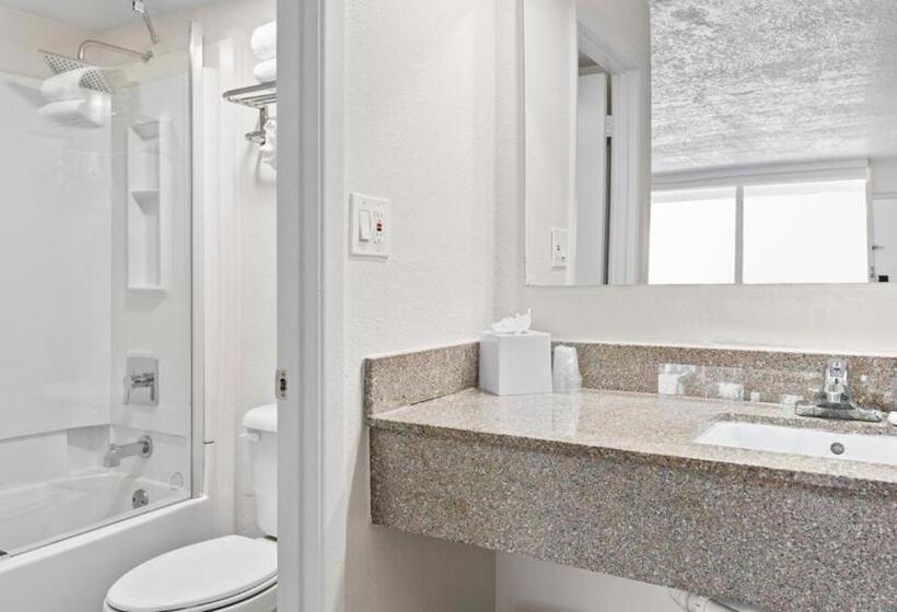Номер Стандарт, Developer Inn Highway, A Howard Johnson By Wyndham