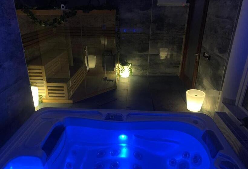 Трехместный Номер Стандарт с Видом, Várfal Wellness Panzió