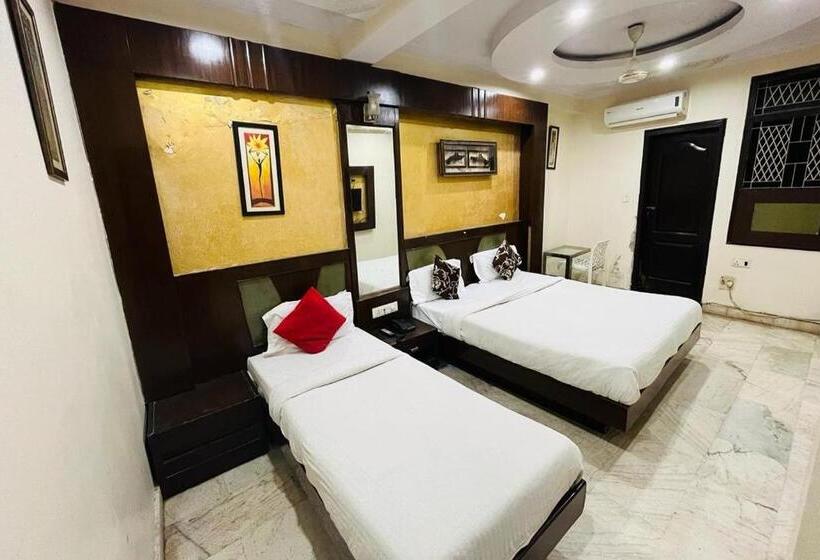 Трехместный Номер Superior, Spot Inn