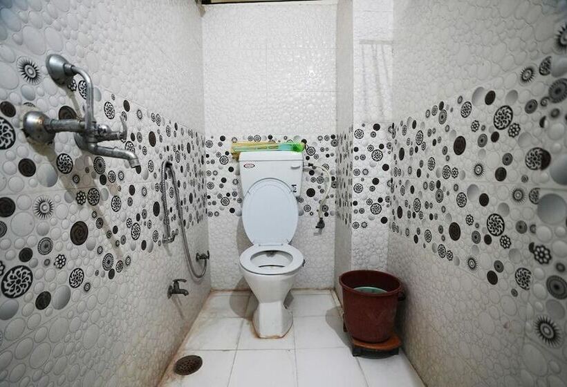 Quarto Familiar, Lotus Inn Near Udaipur City Railway Station