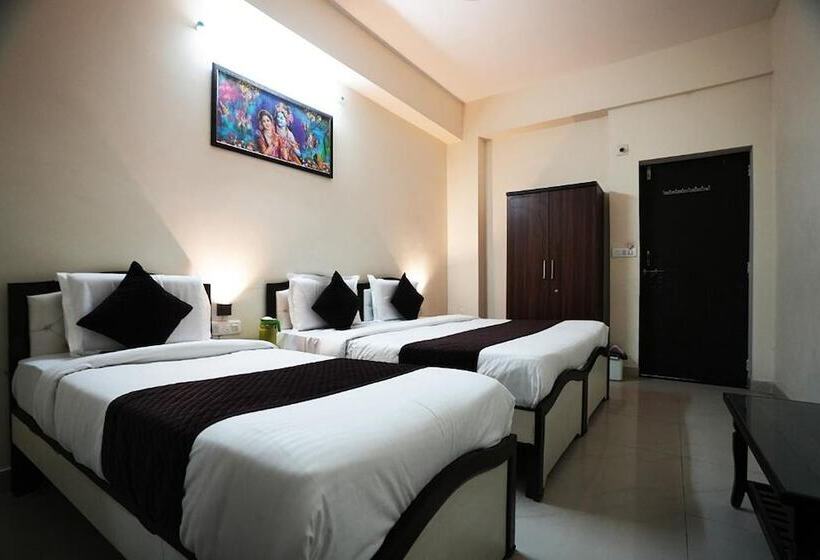Quarto Triplo Deluxe, Lotus Inn Near Udaipur City Railway Station