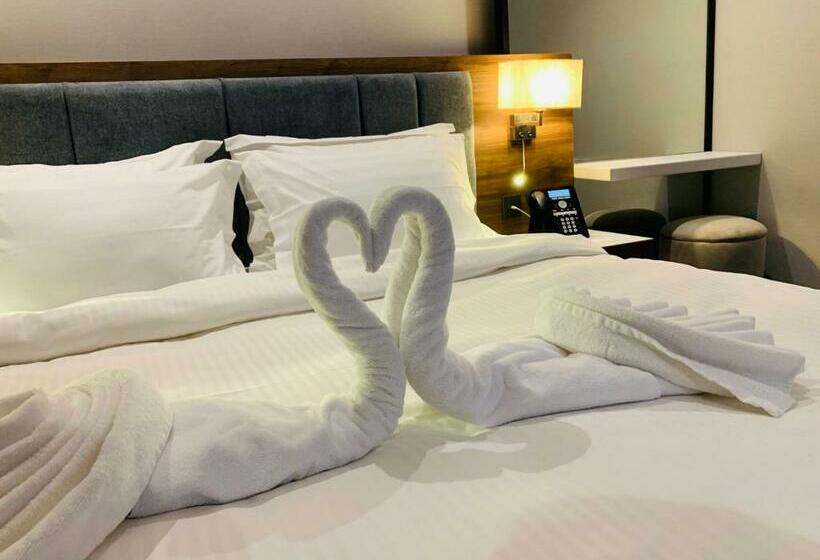 스탠다드 룸 킹사이즈 침대, Warwick Al Jubail