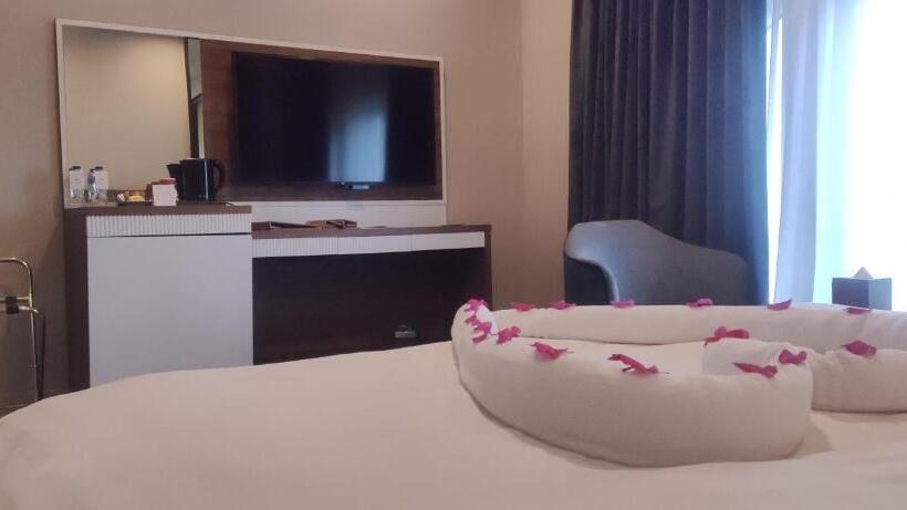 스탠다드 룸 킹사이즈 침대, Warwick Al Jubail