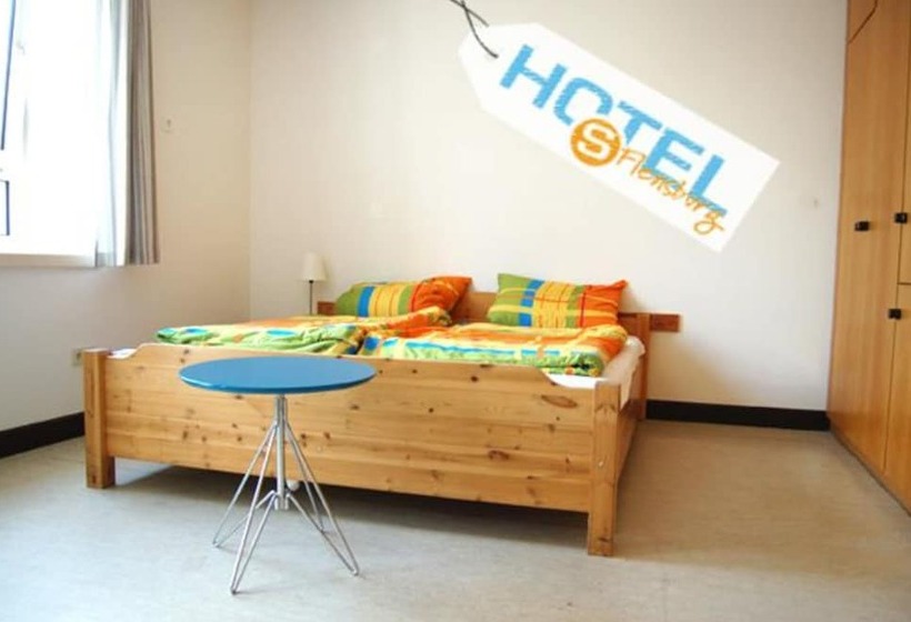 带共用浴室的标准房间, Hostel Flensburg