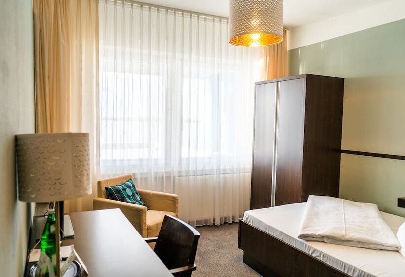 اتاق استاندارد یک نفره, Strandhotel Senftenberger See