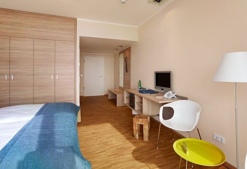 اتاق پریمیوم با چشم‌انداز دریاچه, Strandhotel Senftenberger See