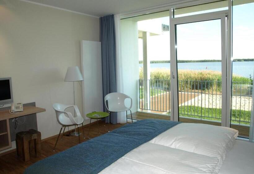 اتاق پریمیوم با چشم‌انداز دریاچه, Strandhotel Senftenberger See