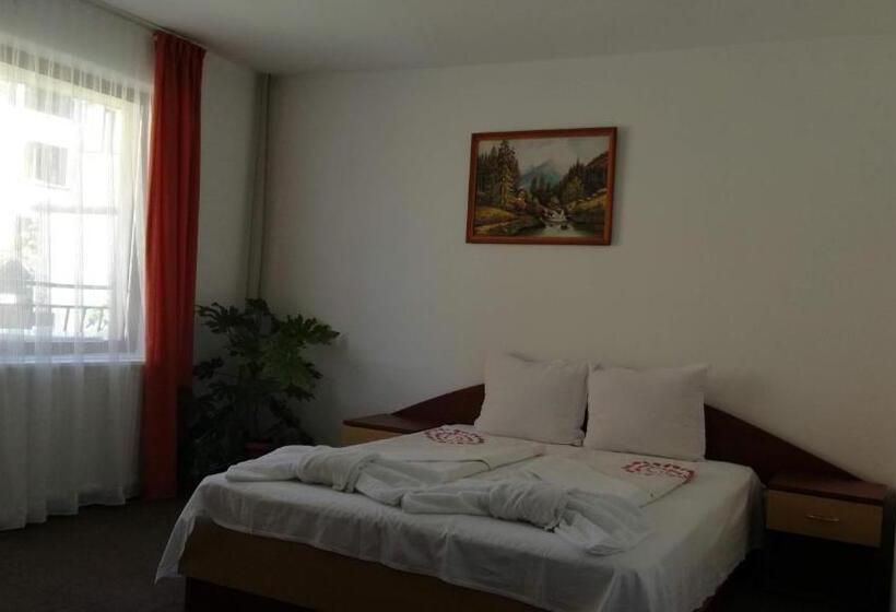 Номер Стандарт Трехместный, Ivet Guest House