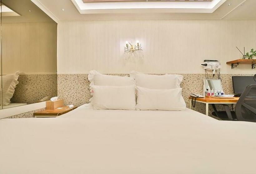 اتاق لوکس, Daegu February Hotel Dongdaegustation