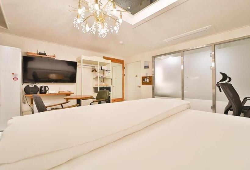 سوییت, Daegu February Hotel Dongdaegustation