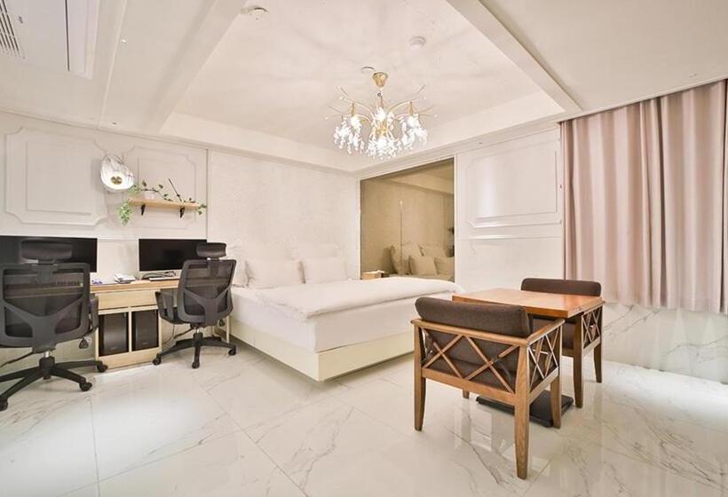 سوییت, Daegu February Hotel Dongdaegustation