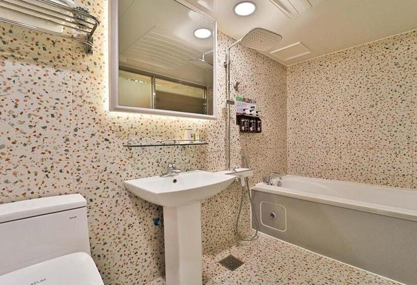 سوییت, Daegu February Hotel Dongdaegustation