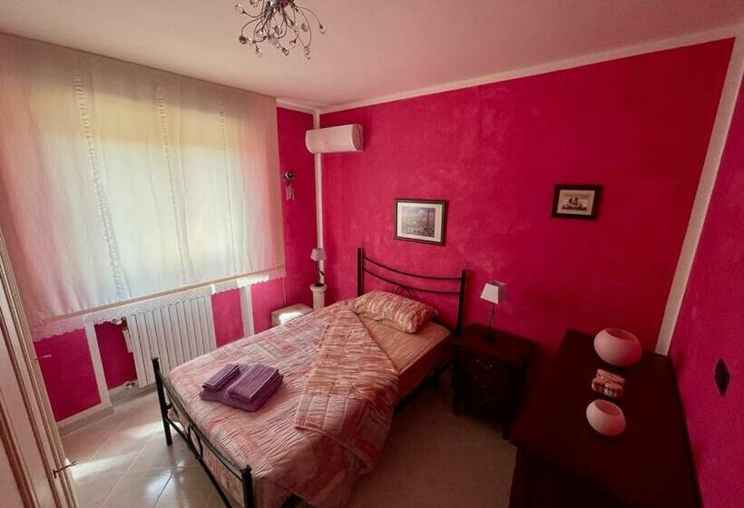 اتاق استاندارد چهار تخته با چشم‌انداز دریا, Lalu S B&b